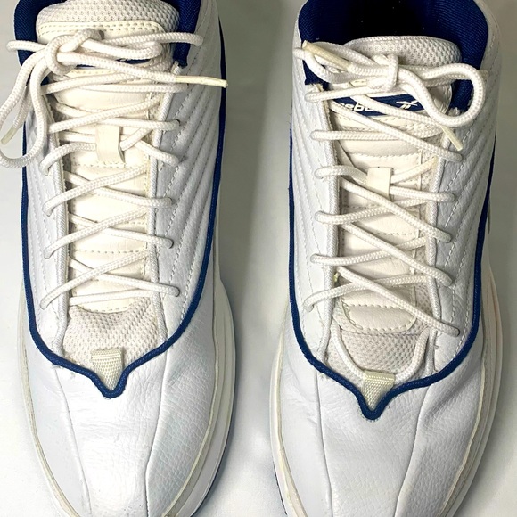 Reebok Other - REEBOK HEXALITE VINTAGE 2000 Size 9 1/2 white with navy blue accents.